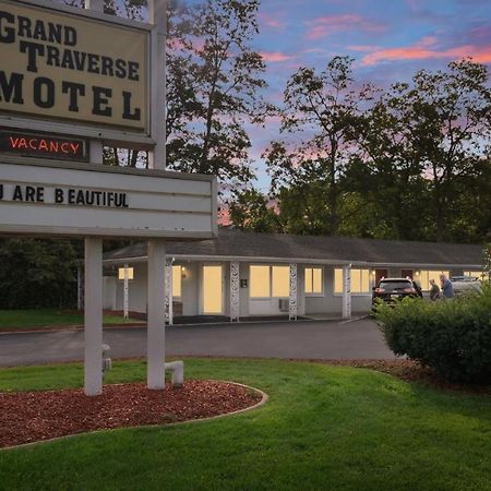 Grand Traverse Motel Traverse City Buitenkant foto