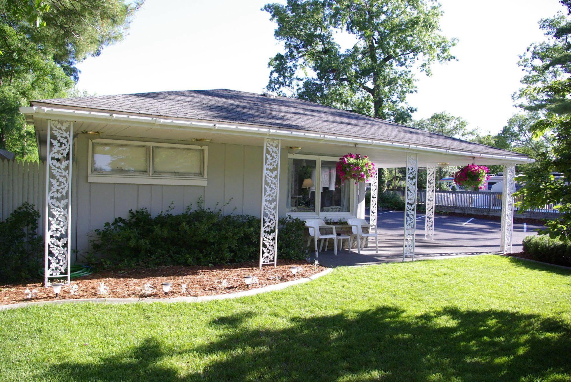 Grand Traverse Motel Traverse City Buitenkant foto